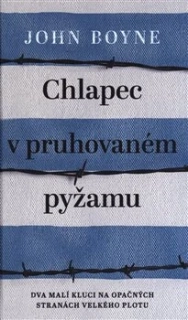CHLAPEC V PRUHOVANÉM PYŽAMU